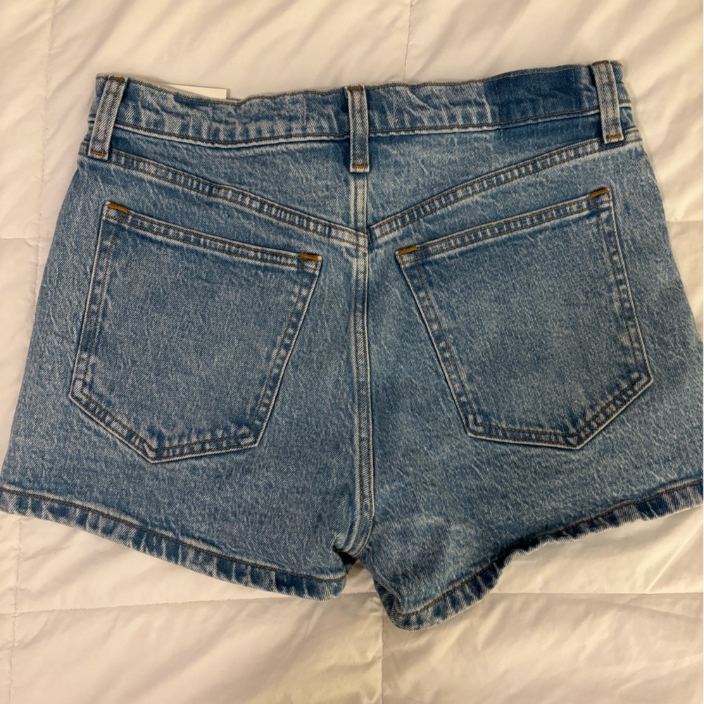 Abercrombie mom shorts NWT 28